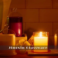 Üveg gyertyatartó kupolával